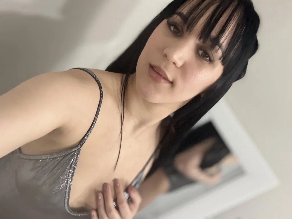 Hola soy una chica latina disponible 24/7