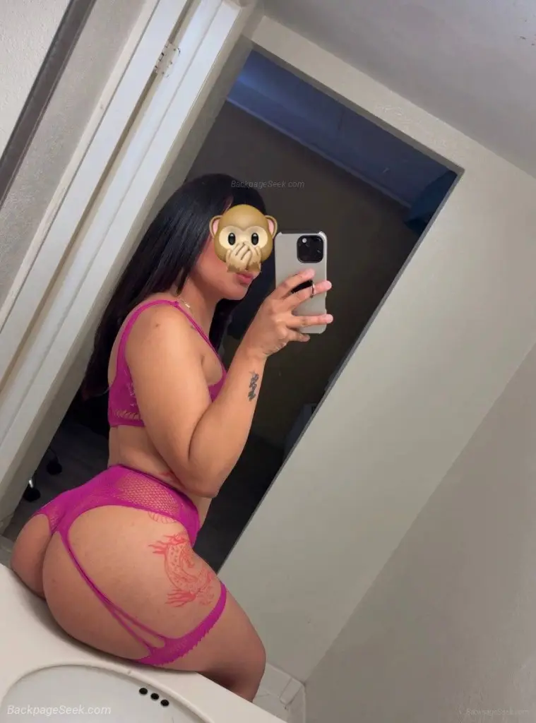 SEXY Y NUEVA LATINA EN EL AREA I AM A SEXY AND REAL GIRL BABY
