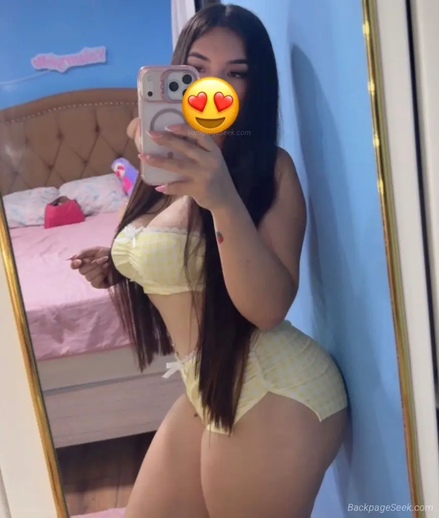 Available sexy girl colombian call me or text me Daddy