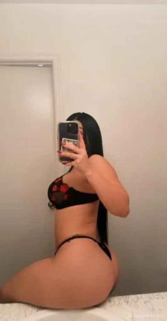 CHICA NUEVA EN LA ZONA DISPONIBLE 24/7