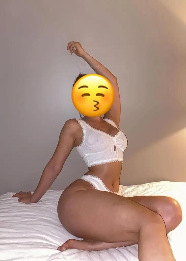 Hi love I'm a beautiful tan-skinned girl ready to make you h... in Denver – Women Seeking Men photo 2
