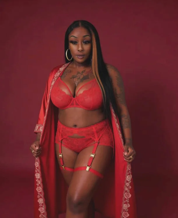 VIP H CUP HOTTIE OUTCALLS in Detroit – Women Seeking Men photo 5