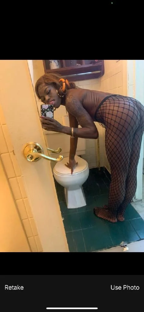 ms cake in Detroit – Women Seeking Men photo 3