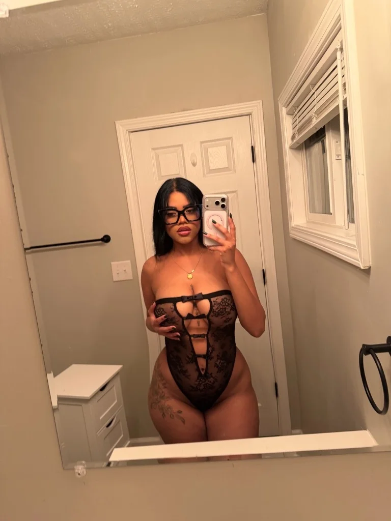 Sexy Latina in Detroit – Women Seeking Men photo 2