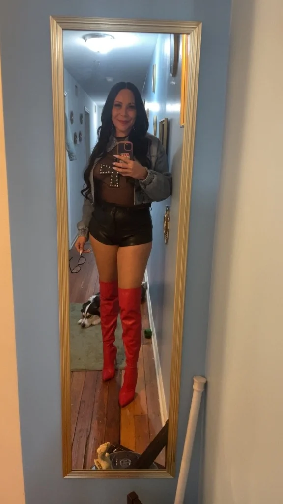 The sweetest strawberry in Detroit – Women Seeking Men photo 5
