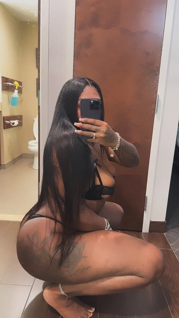 SOUTHFIELD 100 QV SPECIALS ALL DAY TODAY COME FUCK ME DADDY... in Detroit – Women Seeking Men photo 3