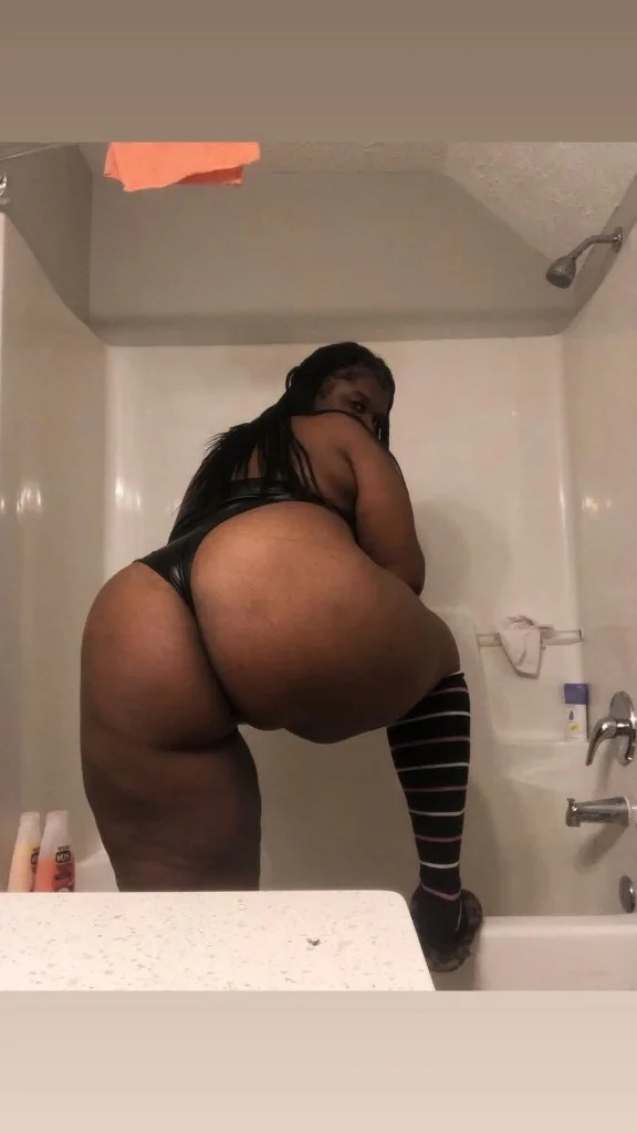 OUTCALLS AVAILABLE Let meet OUTCall 2 girlss500 2girls 2girl... in Detroit – Women Seeking Men photo 2