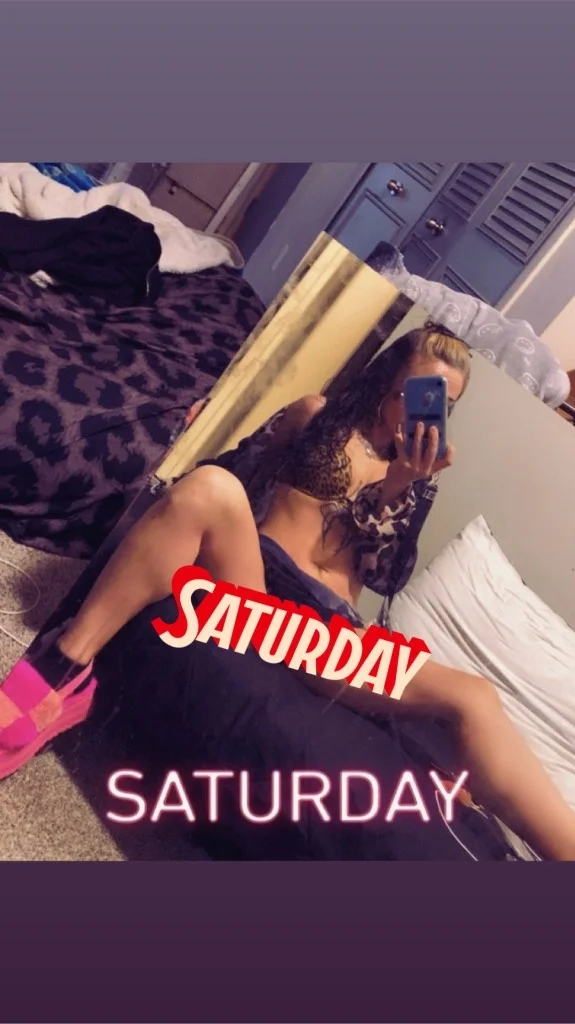 ALLYS N W NDER L ND in Detroit – Women Seeking Men photo 6