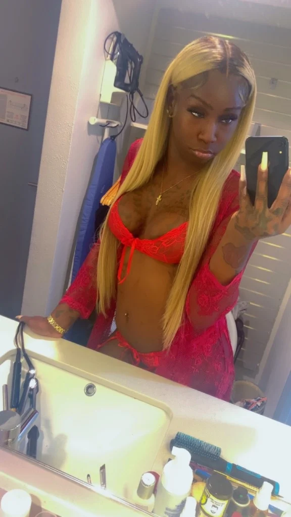 itty bitty pretty slut me out make me yours BEST OF BOTH WOR... in Detroit – Women Seeking Men photo 3