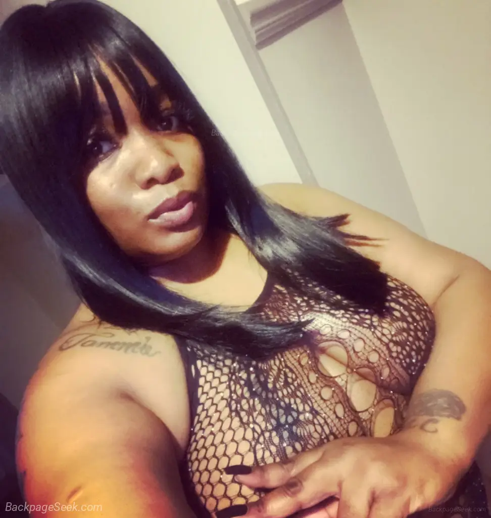 Hey Kings im Queen looking for excitement and ready to fulfi... in Detroit – Women Seeking Men photo 3