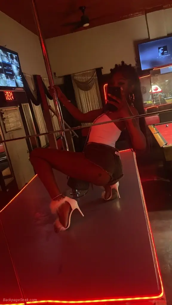 TIGHT PYT GRIP UPSCALE SLIM CHOCOLATE TWO SPECIALS COME PLAY in Detroit – Women Seeking Men photo 5