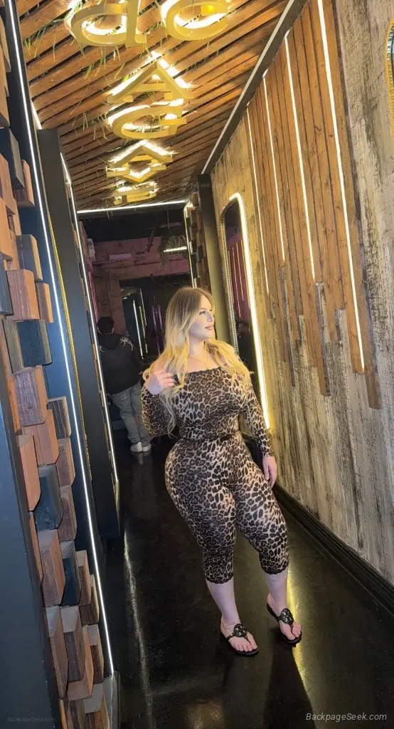 Middle Eastern Goddess in Town in Detroit – Women Seeking Men photo 5