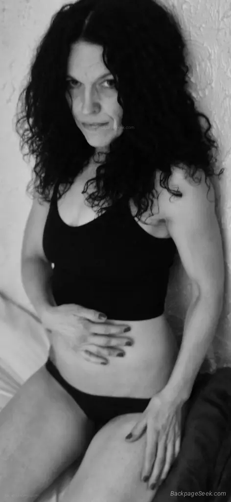 Sexy sultry petite and submissive in Detroit – Women Seeking Men photo 5