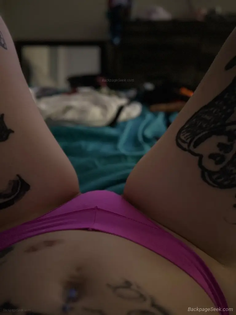 Thicc Wet Warm Creamy hmm whos gonna come help me cum in Detroit – Women Seeking Men photo 4
