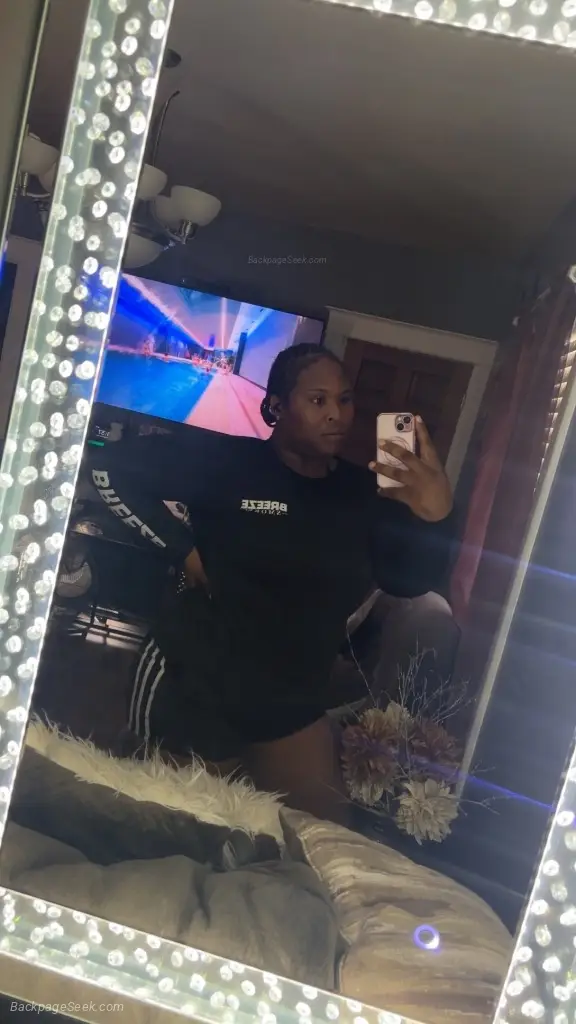 Come get that wet n' slopyyyy INCALLS ONLY face time shows a... in Detroit – Women Seeking Men photo 5