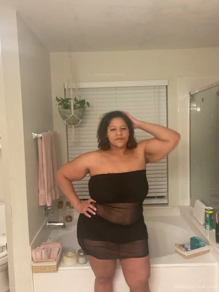 Hey Michigan Charlie is in Town Who is gonna show me a good... in Detroit – Women Seeking Men photo 2