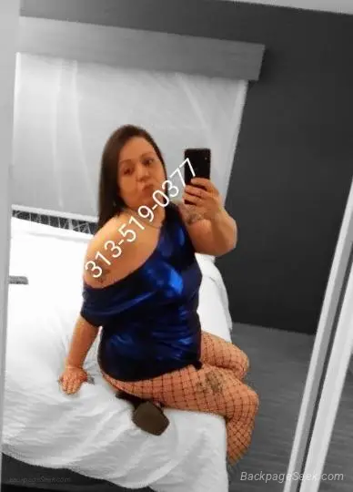 THEY SAY YOU CANT GET THIS TYPE OF HEAD AROUND HERE SUCK IT... in Detroit – Women Seeking Men photo 2