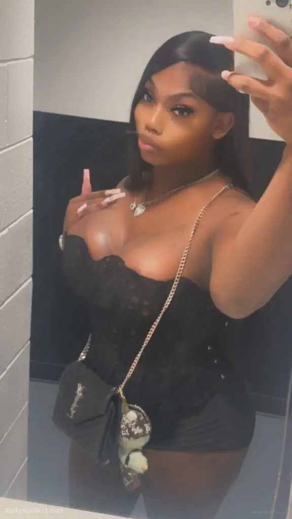COME FUCK ME HARD The coldest bitch is here Facetime in Detroit – Women Seeking Men photo 6
