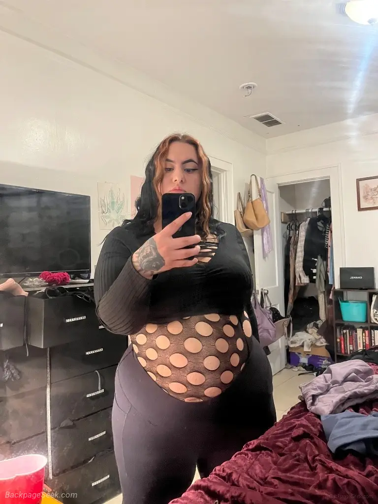 thick latina with a fat juicy kitty in Detroit – Women Seeking Men photo 3