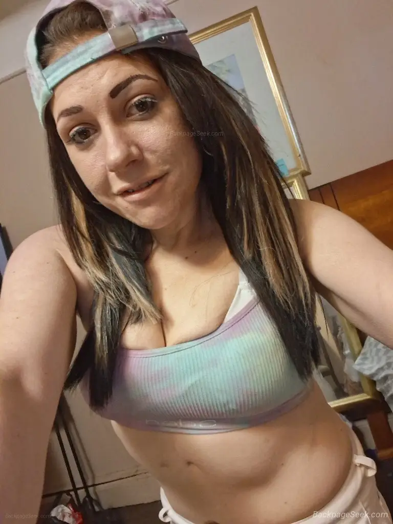 KEEP ME COMPANY Southfiel 5thd and fort in Detroit – Women Seeking Men photo 3