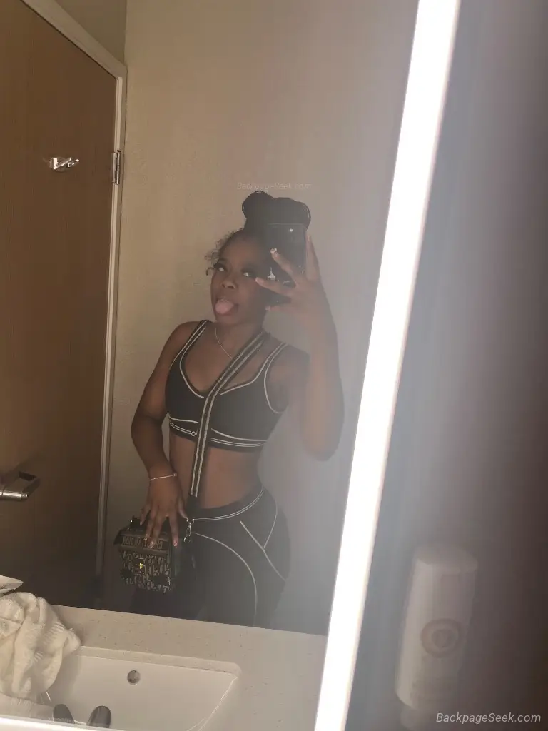 hey daddy cum see me in Detroit – Women Seeking Men photo 6