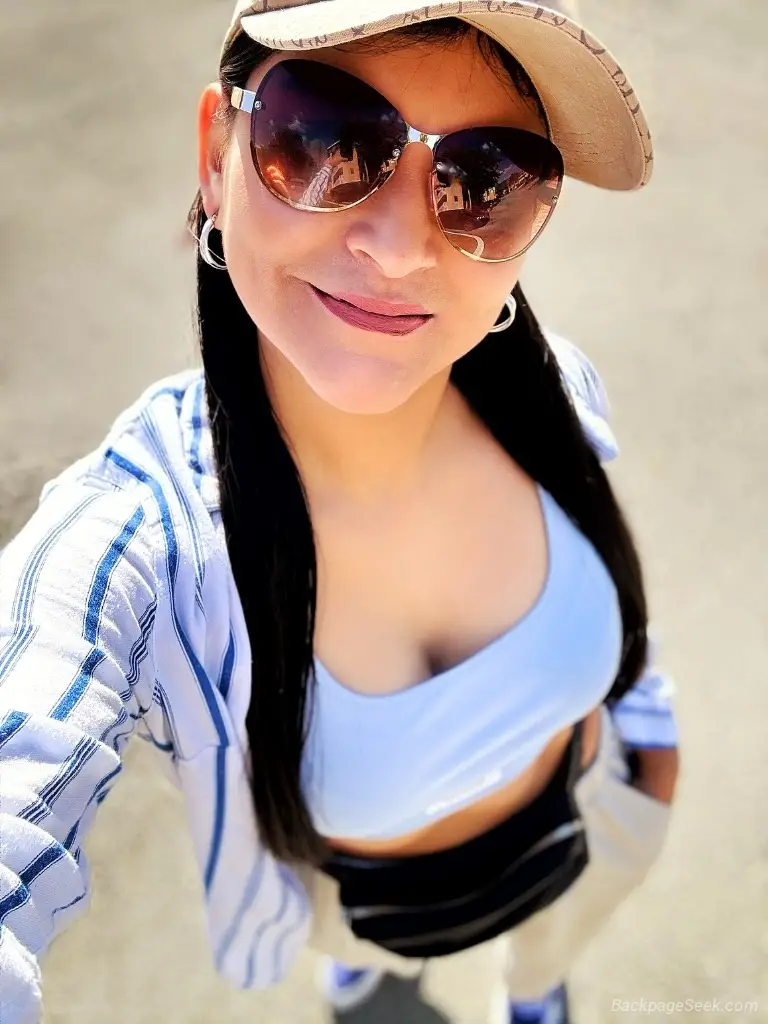 Hello available in Detroit – Women Seeking Men photo 4