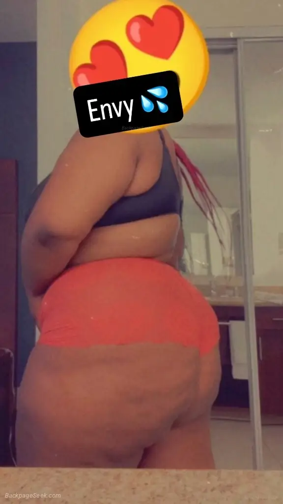 TIGHT WET PUSSY IF YOU WANT THAT HEAD SLOPPY MESSY IM THE ON... in Detroit – Women Seeking Men photo 5