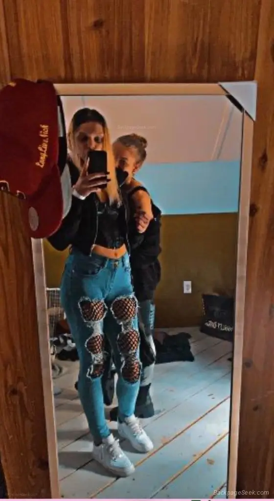 i'm available at all times just hit me up it a CAR DATE AVAI... in Detroit – Women Seeking Men photo 2