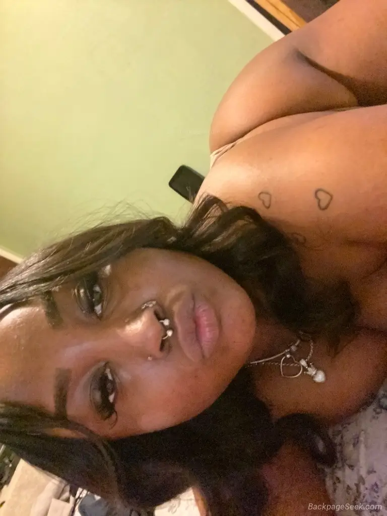 outcalls and incalls cum try the best tight wet sloppy deept... in Detroit – Women Seeking Men photo 2