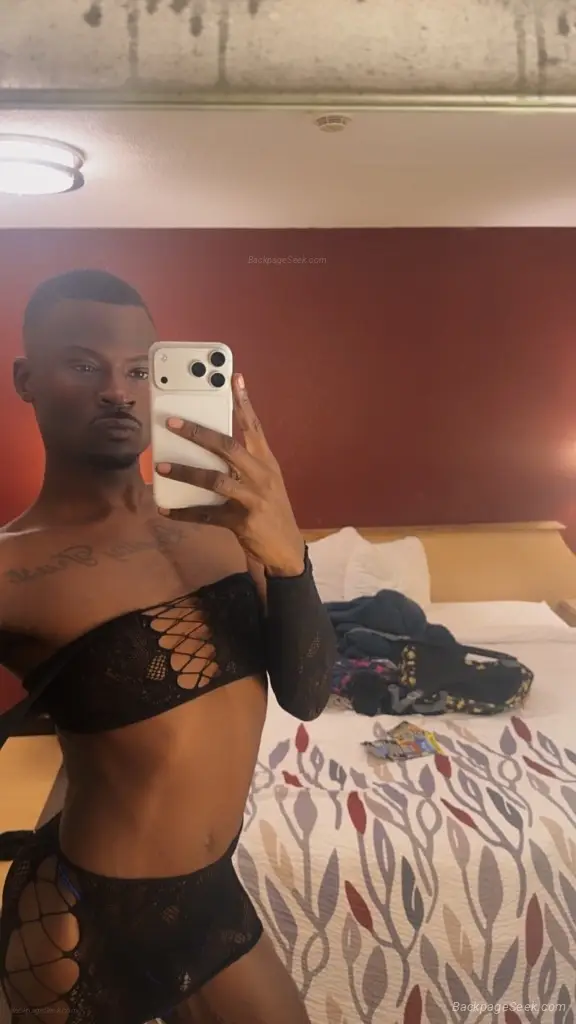 Sloppy Throat Bubble Butt in Detroit – Women Seeking Men photo 2