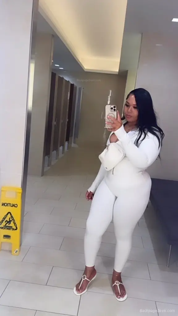THOSE ARE BOYS IN WIGS REAL GET MONEY BITCH YES IM TRANS BEST