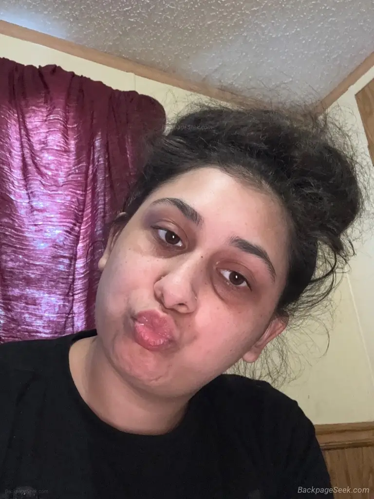 I'm available to brighten your day in Detroit – Women Seeking Men photo 3