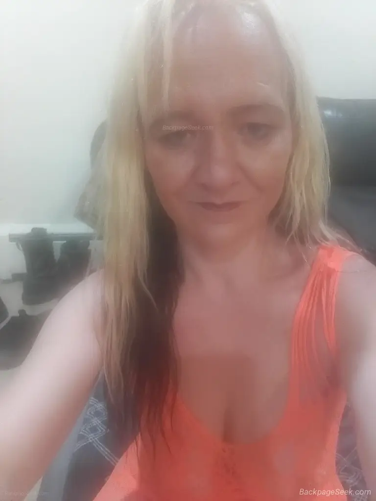 its ash come see this seductive and addictive lady 60 short... in Detroit – Women Seeking Men photo 4