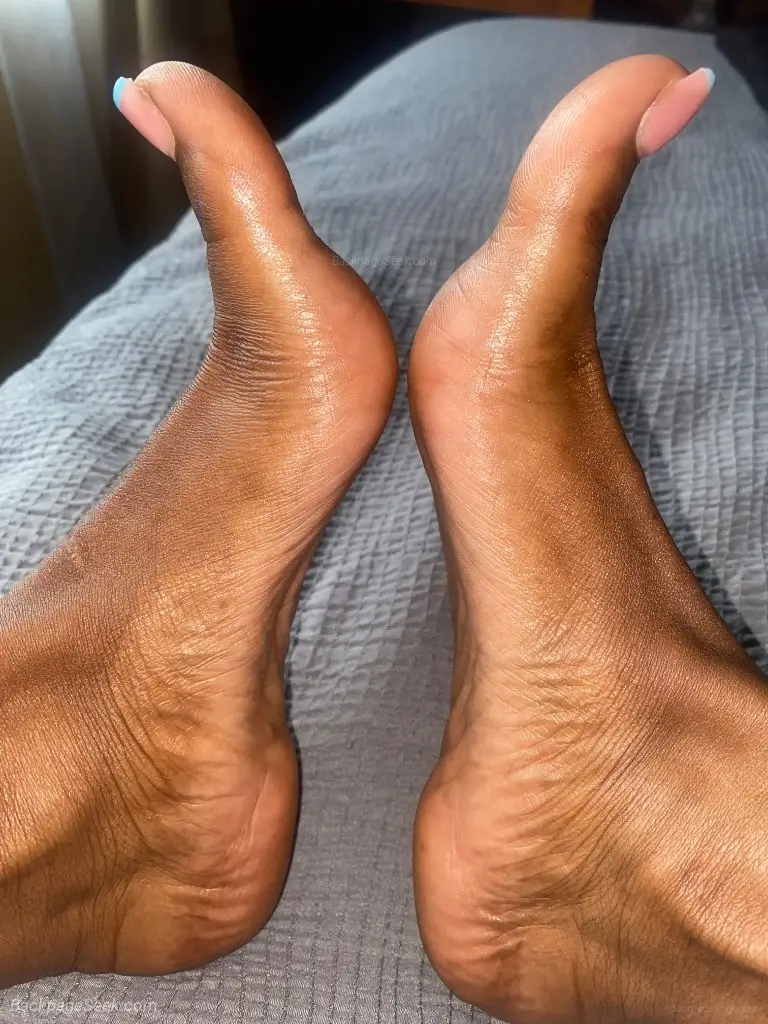 Wiggly Toes and Sexy Soles in Detroit – Women Seeking Men photo 2