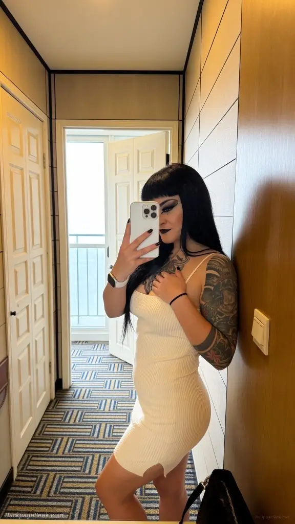 Large Boobs gorgeous ass MonTuesFri 4-10pm Slim curvy goth a... in Edmonton – Women Seeking Men photo 5