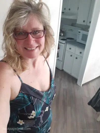 Blow and Go Specials Specials in Edmonton – Women Seeking Men photo 3