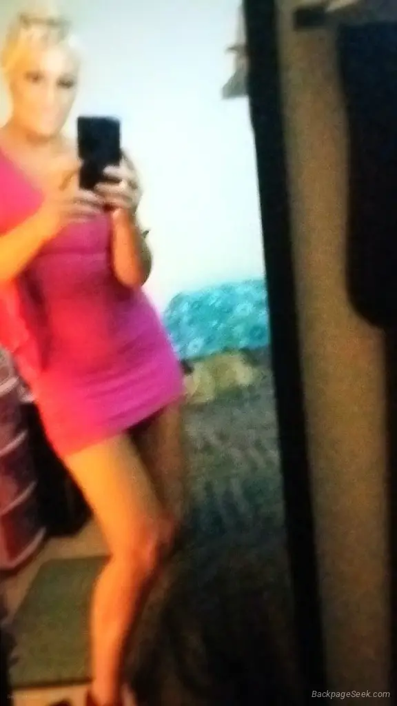 Slim Sexy Busty Blonde Milf in Edmonton – Women Seeking Men photo 4