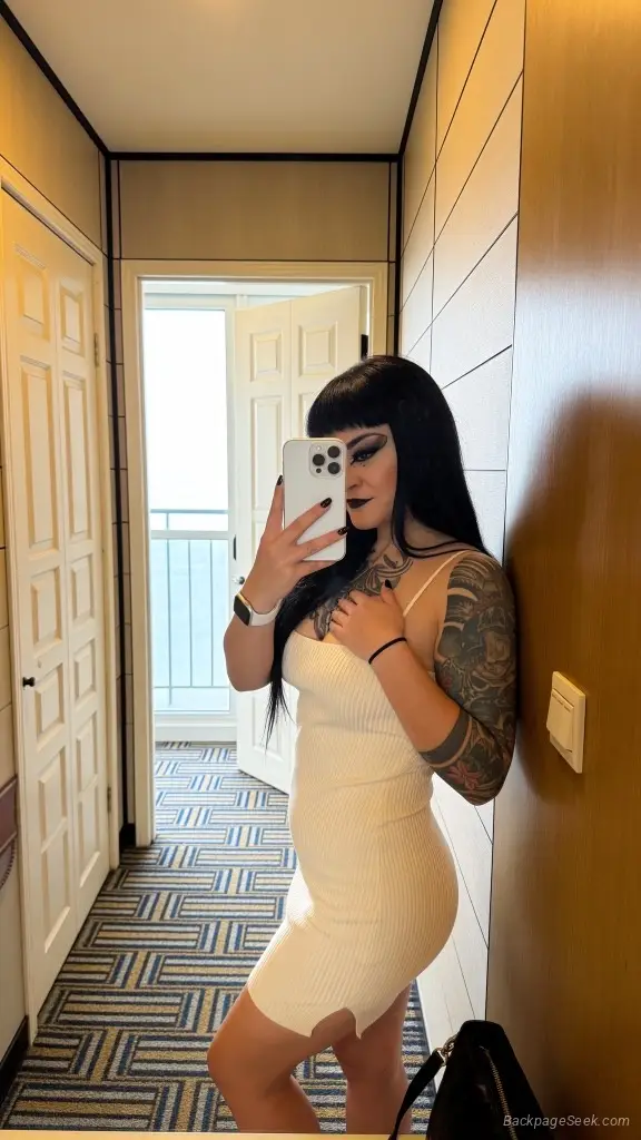Large Boobs gorgeous ass MonTuesFri 4-10pm Slim curvy goth a... in Edmonton – Women Seeking Men photo 5