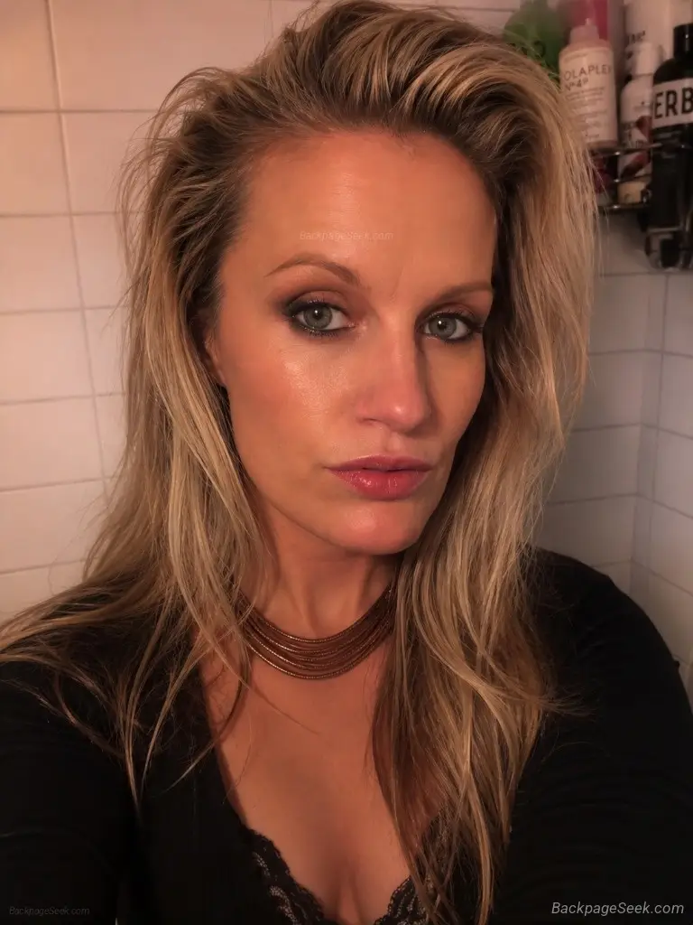 AKasHa in Edmonton – Women Seeking Men photo 2
