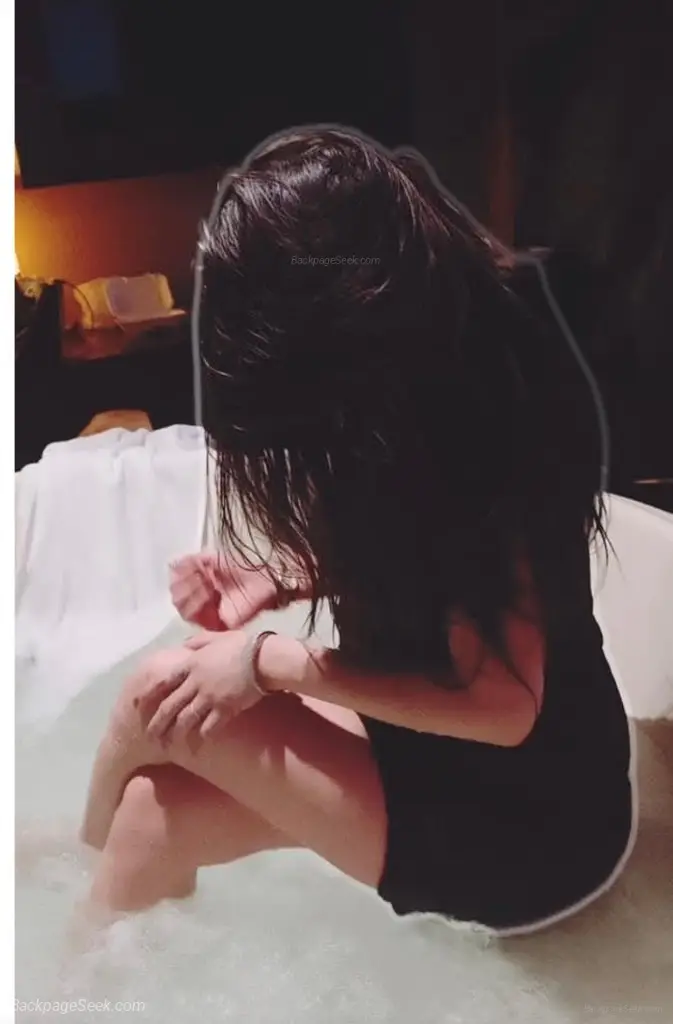Pretty Sexy native momma ready for you in Edmonton – Women Seeking Men photo 3