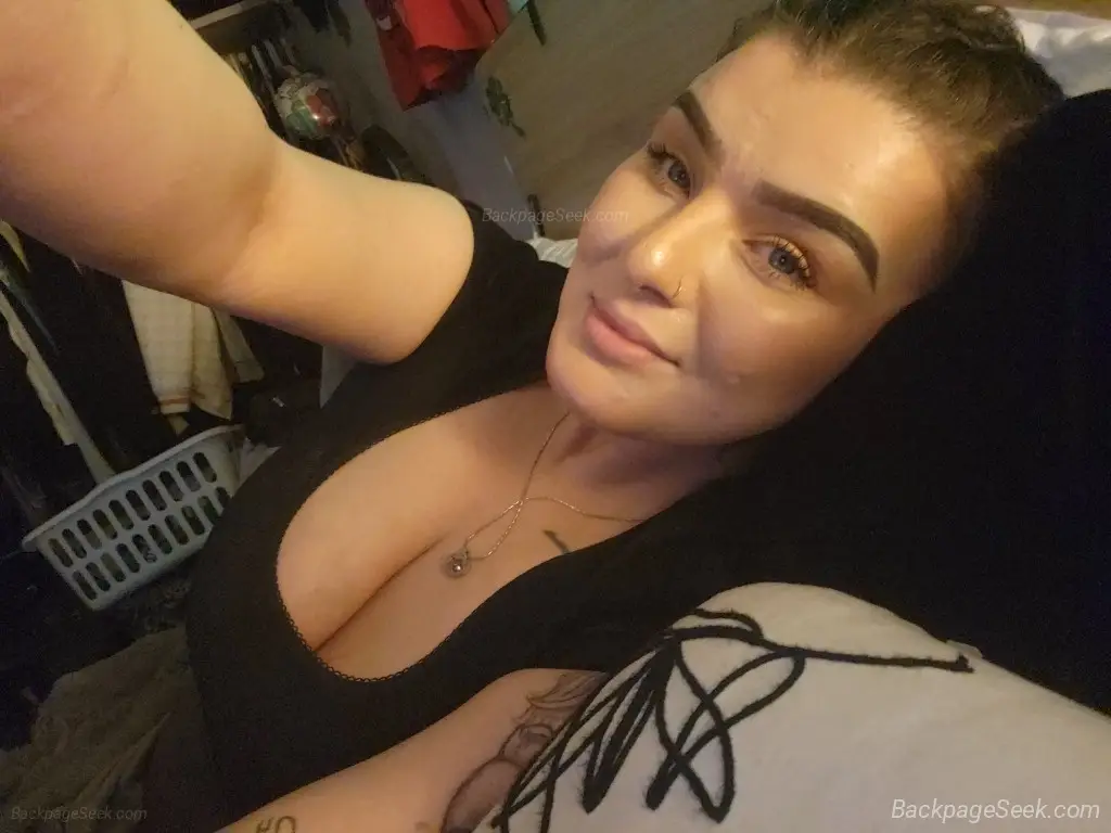 come play with some big tits in Edmonton – Women Seeking Men photo 3