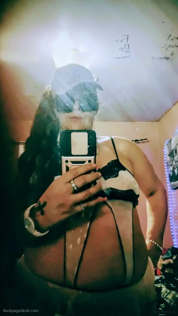 HELLO GENTLEMAN LOOKING FOR Incalls avail...,.OMPANY CARDATES AND OUTCALLS