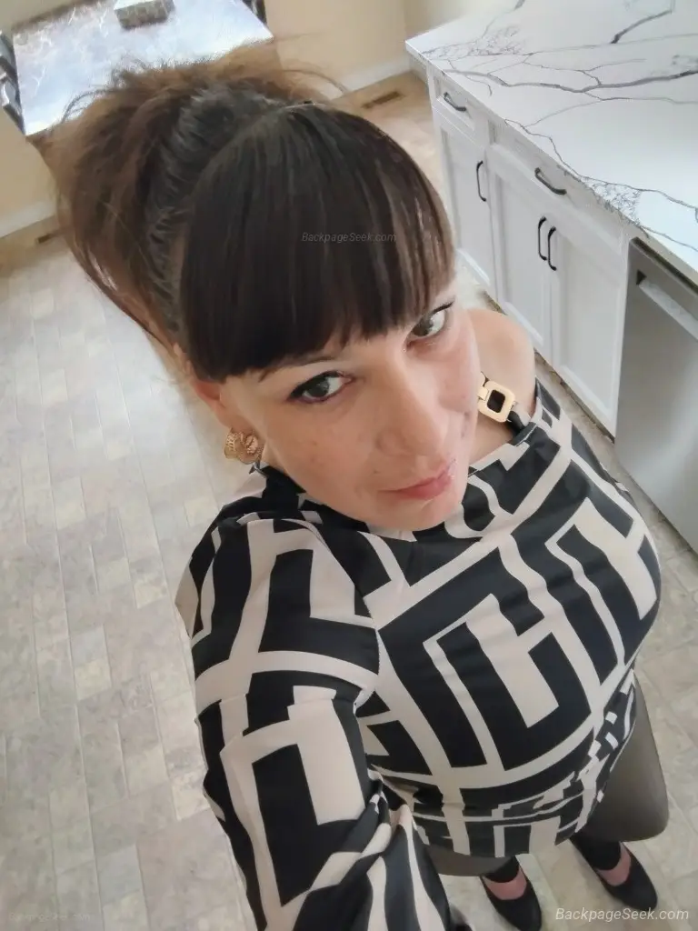 Bet Head Game in Edmonton – Women Seeking Men photo 3