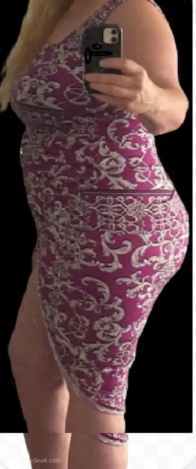 SEXY BUSTY COUGAR WITH BOOOOOTY Ready to Play Connect with M... in Edmonton – Women Seeking Men photo 3