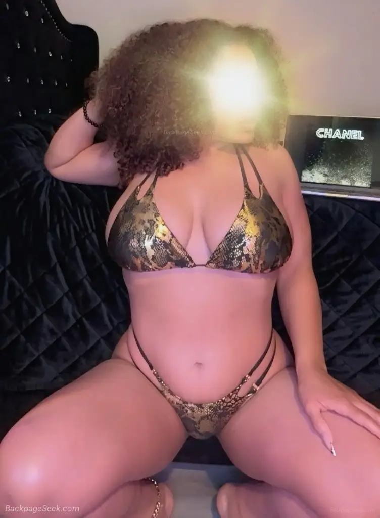 Sweet Sexy Caramel Milf in Edmonton – Women Seeking Men photo 4