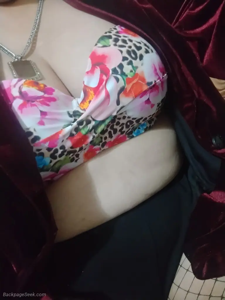 Sexy & Yummy ...Come Get Lost In My Tight Warm Embrace You Wont Pull