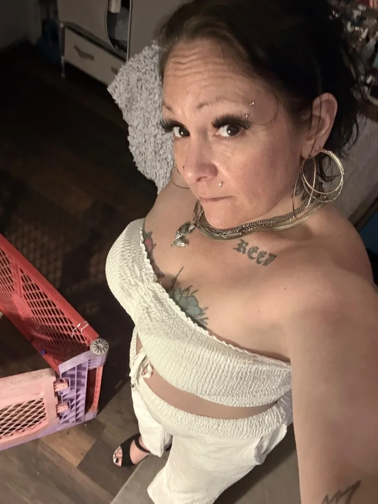 wanna play on the slip in slide slippery when wet in Pensacola – Women Seeking Men photo 3
