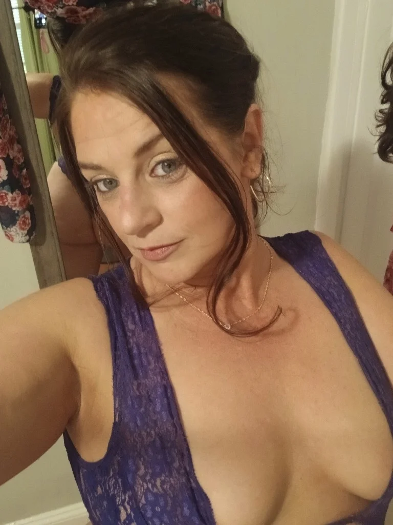Always ready to see a new friend in Fayetteville – Women Seeking Men photo 4