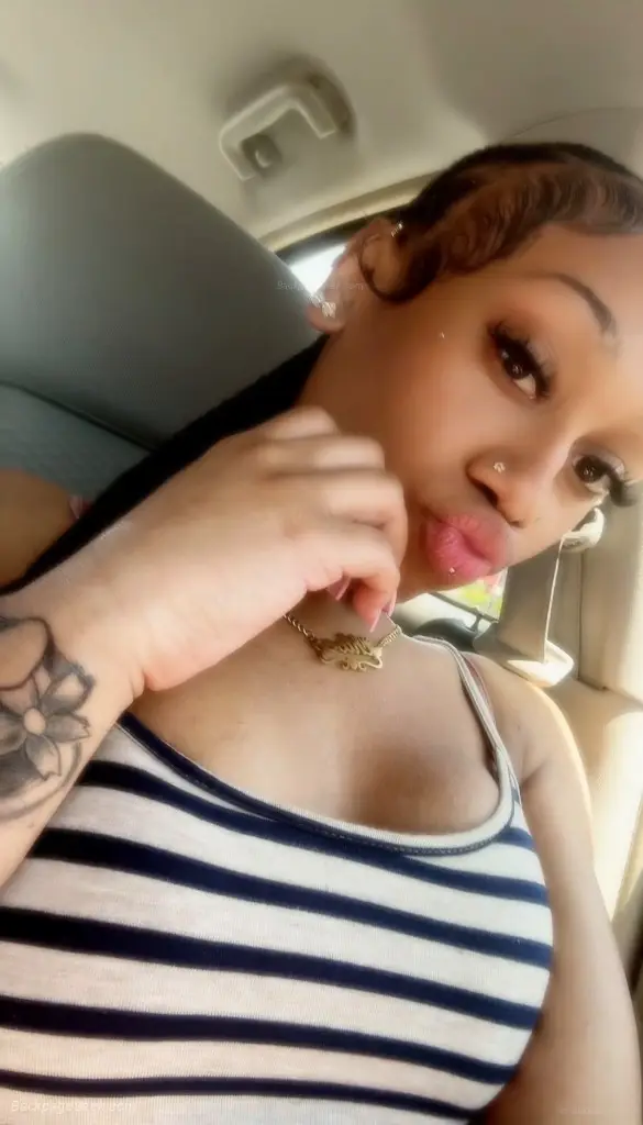 available now candy coated coochie come dig in it FACETIME S... in Fayetteville – Women Seeking Men photo 3