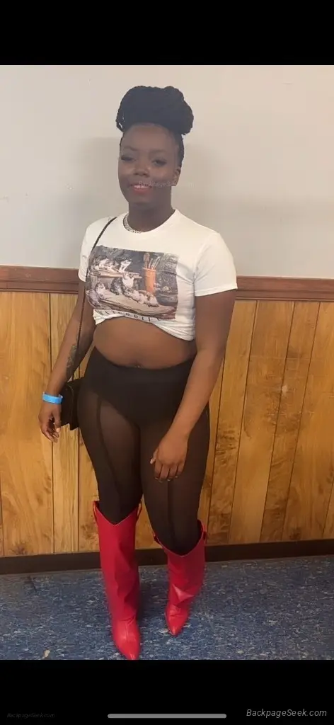 LYFT OR PICK ME UPOTRUCKER FRIENDLY DOING FT SHOWSPARTY FAVO... in Fayetteville – Women Seeking Men photo 2